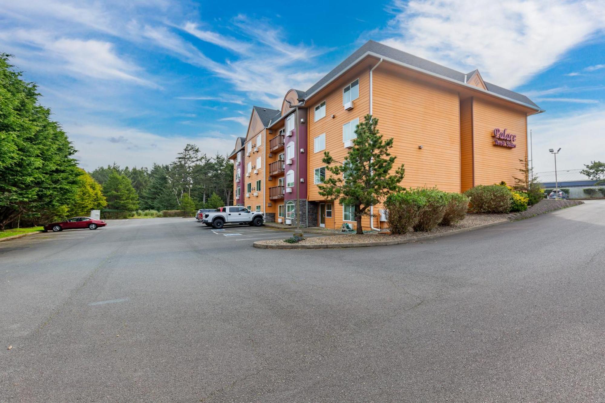Palace Inn & Suites Lincoln City Exterior foto