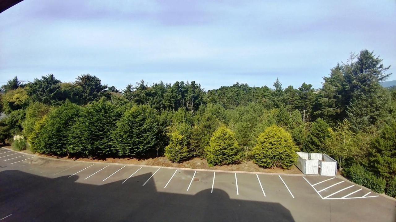 Palace Inn & Suites Lincoln City Exterior foto